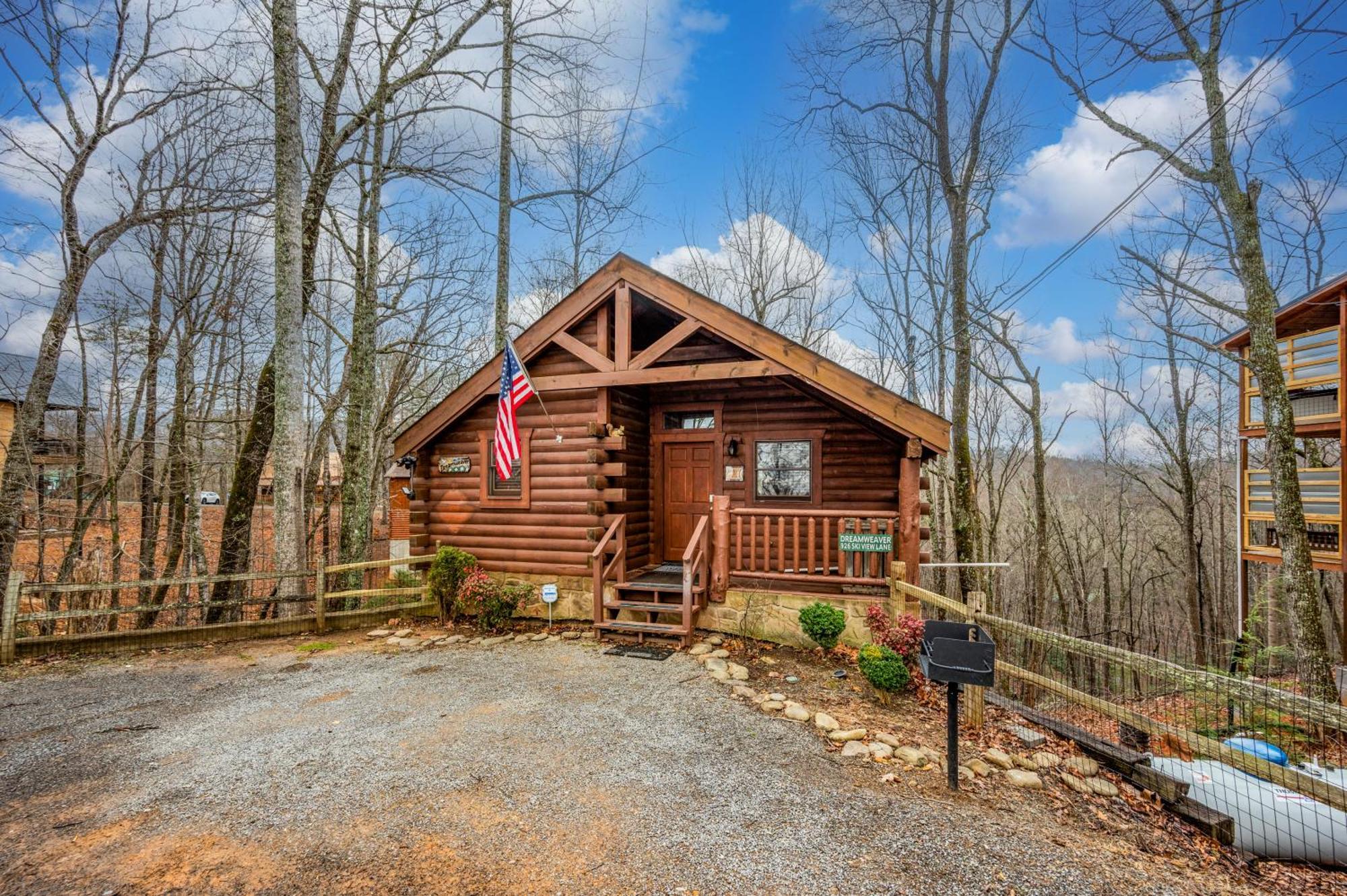 Log Cabin, Hot Tub, Fireplace, Pool Table & Views! Sevierville Eksteriør billede