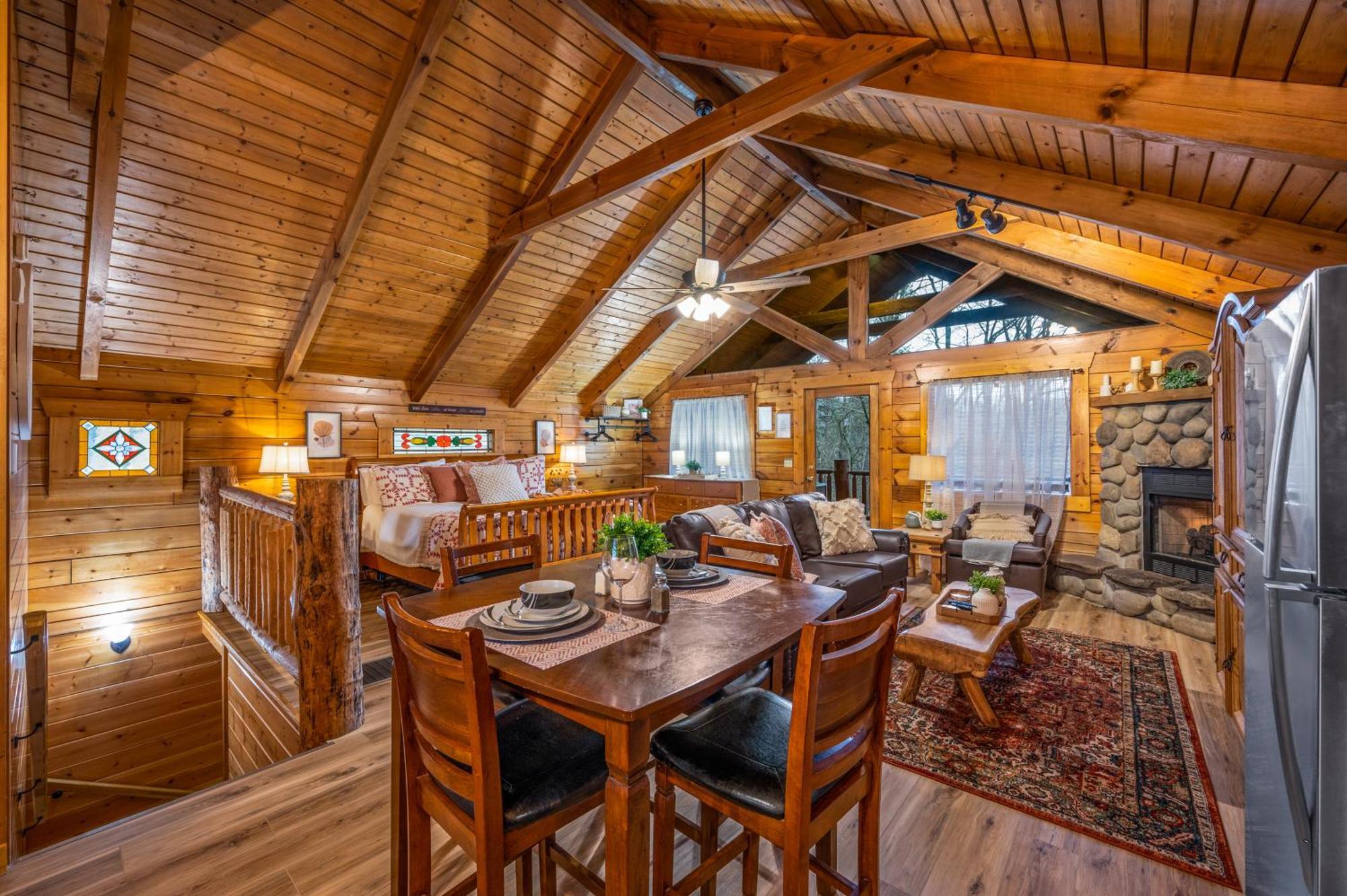 Log Cabin, Hot Tub, Fireplace, Pool Table & Views! Sevierville Eksteriør billede