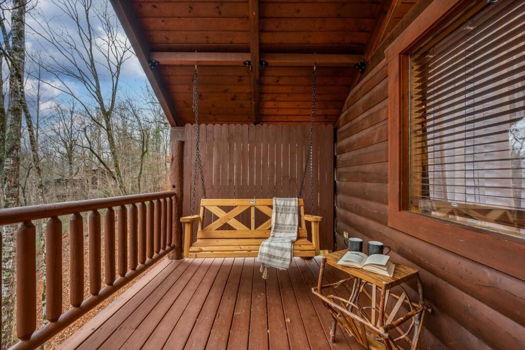 Log Cabin, Hot Tub, Fireplace, Pool Table & Views! Sevierville Eksteriør billede