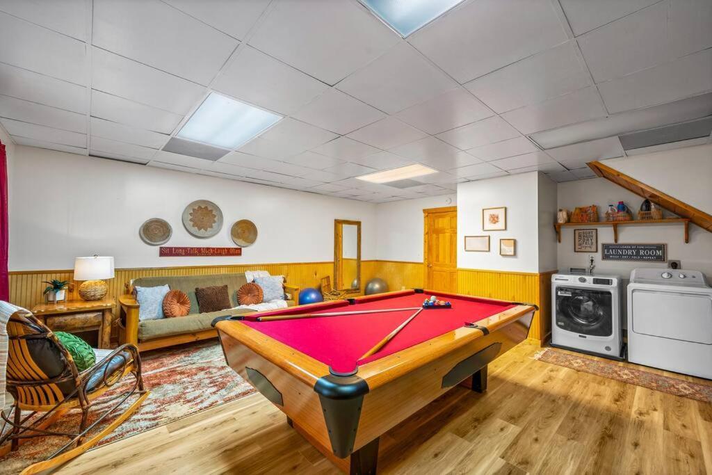 Log Cabin, Hot Tub, Fireplace, Pool Table & Views! Sevierville Eksteriør billede