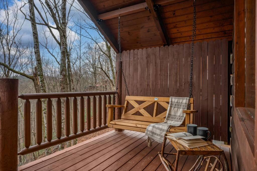 Log Cabin, Hot Tub, Fireplace, Pool Table & Views! Sevierville Eksteriør billede