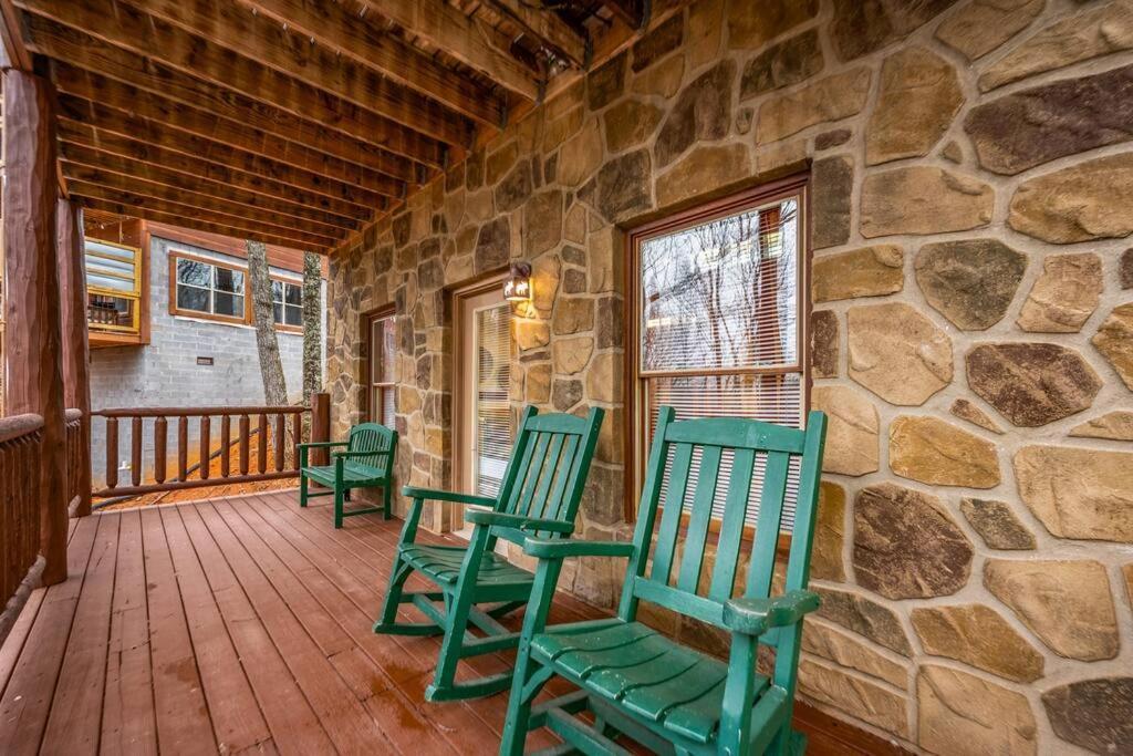 Log Cabin, Hot Tub, Fireplace, Pool Table & Views! Sevierville Eksteriør billede